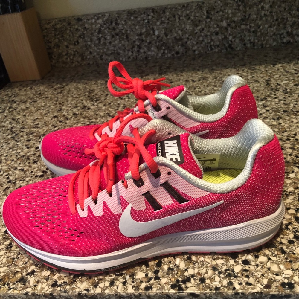 Women’s Air Zoom Structure 20 Running Shoes